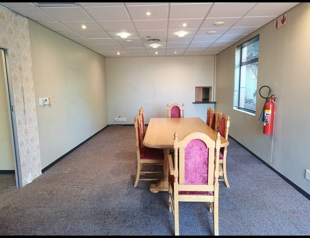 500M² OFFICE FOR SALE IN LA LUCIA RIDGE